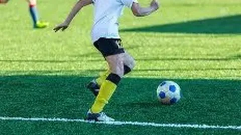 “澳网女单16强黑马！马竞门神爱侣奥尔加，超模长腿成焦点🤩”